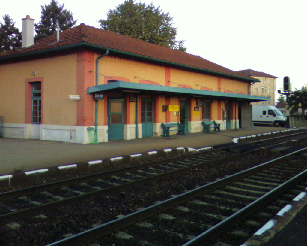 Gare de Montrond-les-Bains- Contacter Gare de Montrond-les-Bains