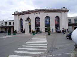 gare de Versailles Chantiers- Contacter Gare